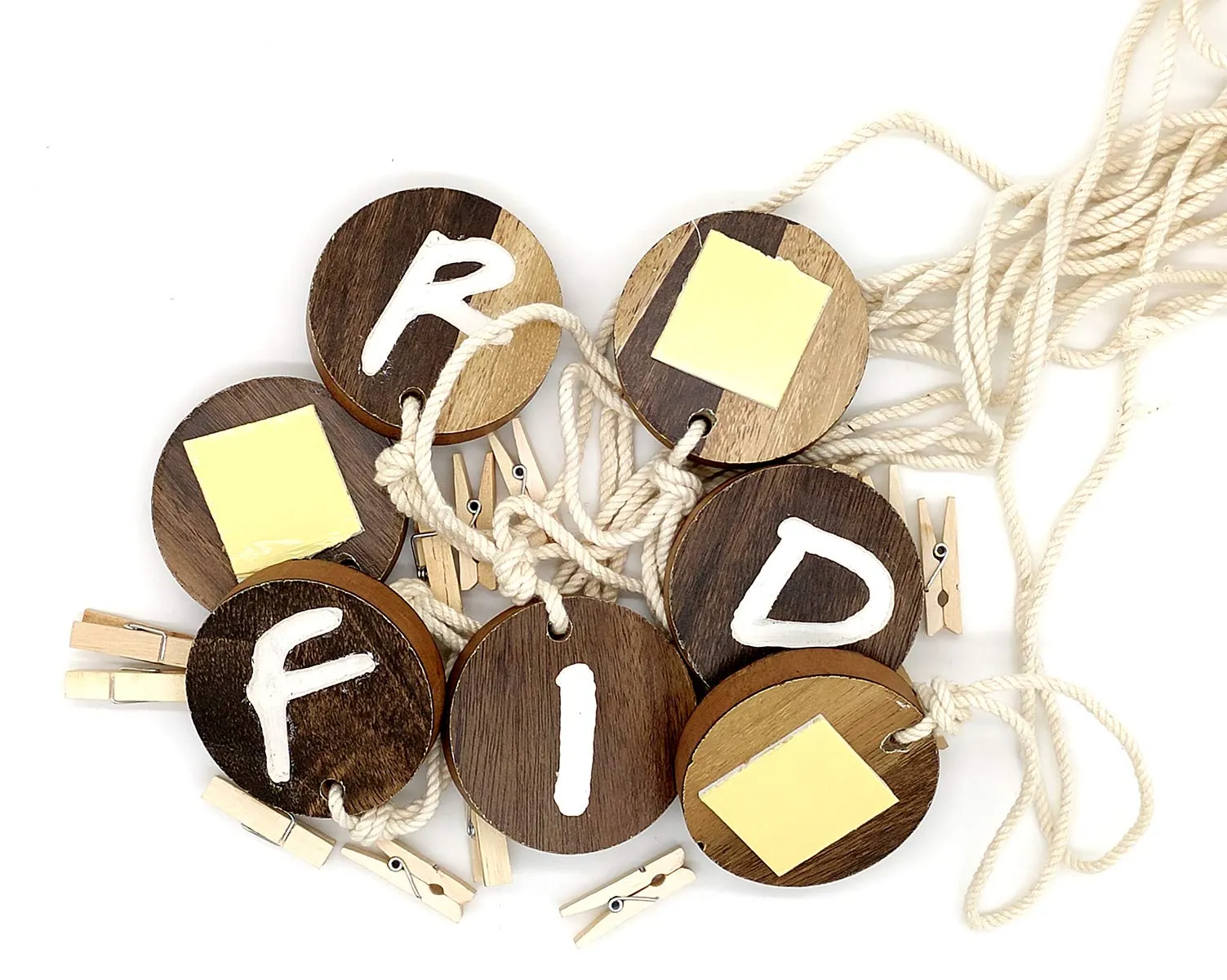 VAH Friend Hanging Photo Display Picture Frame Collage Picture Display Organizer with Wood Clips for Wall Decor Hanging Photos Prints and Artwork
